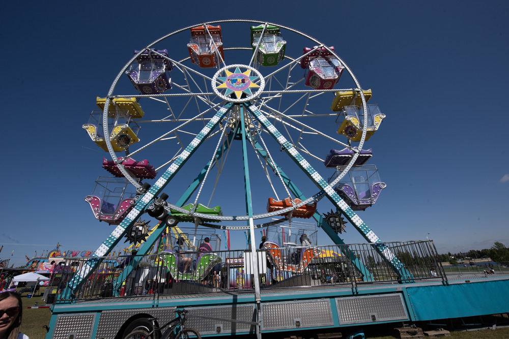 Carnival midway and lakeside music share Chestermere’s summer weekend